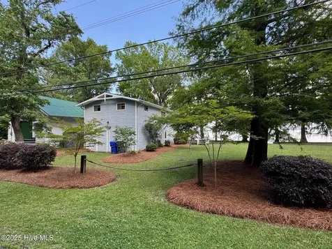 2810 Canal Cove Road Lake Waccamaw NC 28450