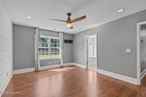 1199 Nine Foot Road Newport NC 28570