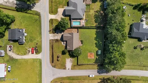 1199 Nine Foot Road Newport NC 28570