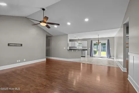 1199 Nine Foot Road Newport NC 28570