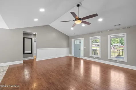 1199 Nine Foot Road Newport NC 28570