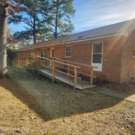 727 Fairlane Drive Grifton NC 28530