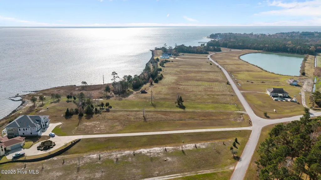 15 Wind Lake Road S Oriental NC 28571