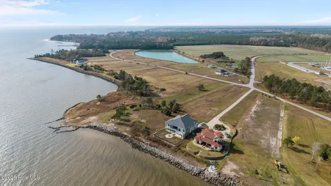 15 Wind Lake Road S Oriental NC 28571