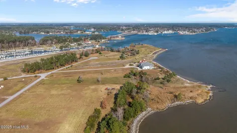 15 Wind Lake Road S Oriental NC 28571
