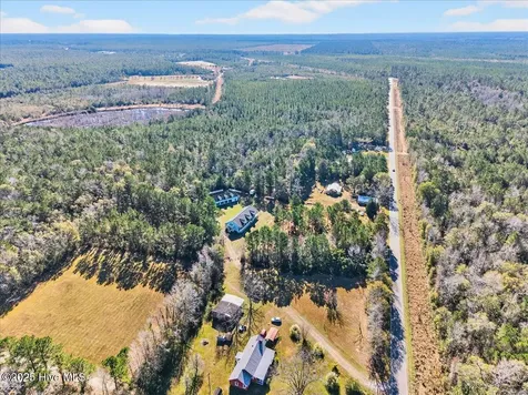 1986 Big Neck Road NW Ash NC 28420