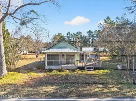 1986 Big Neck Road NW Ash NC 28420