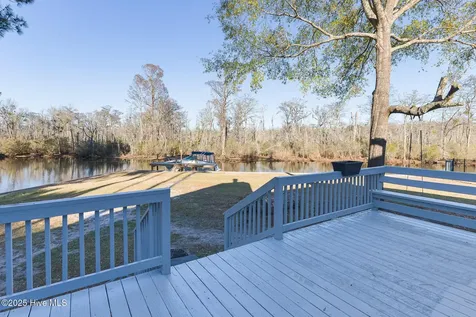 107 Knotline Road New Bern NC 28562