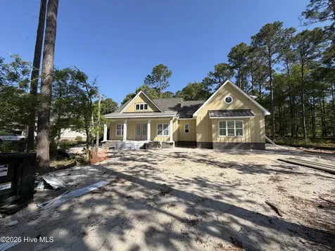 894 Hollybriar Drive SE Bolivia NC 28422