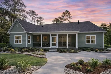 894 Hollybriar Drive SE Bolivia NC 28422