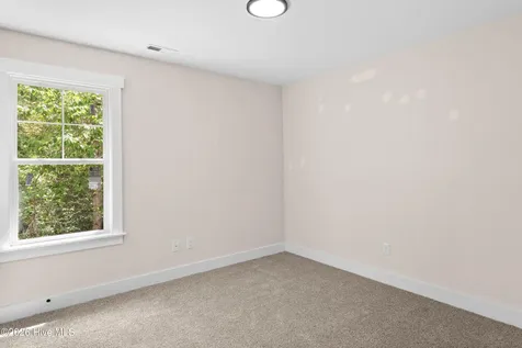 302 Hawks Bluff Drive New Bern NC 28560