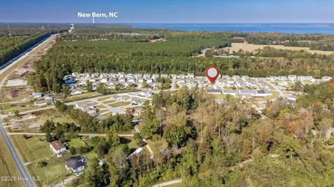 302 Hawks Bluff Drive New Bern NC 28560