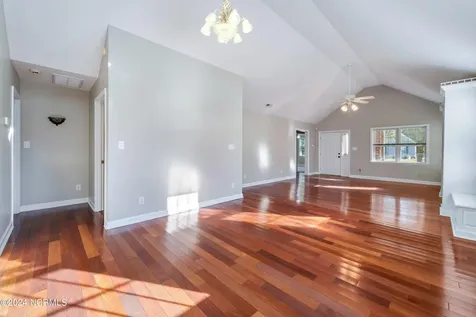 223 Riverbend Road Jacksonville NC 28540