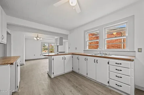 561 Godley Road Grimesland NC 27837