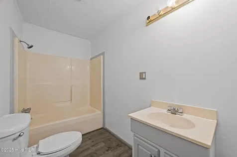 561 Godley Road Grimesland NC 27837