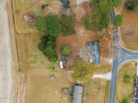 561 Godley Road Grimesland NC 27837