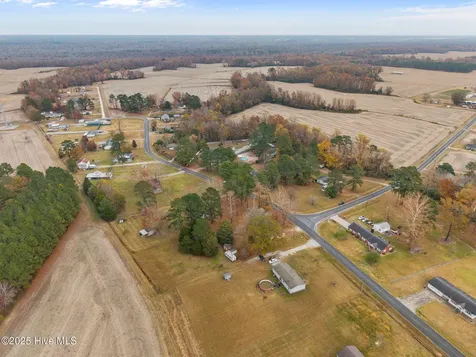 561 Godley Road Grimesland NC 27837