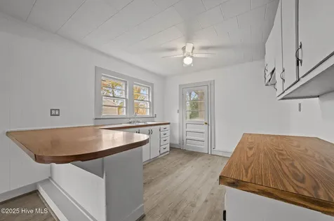 561 Godley Road Grimesland NC 27837