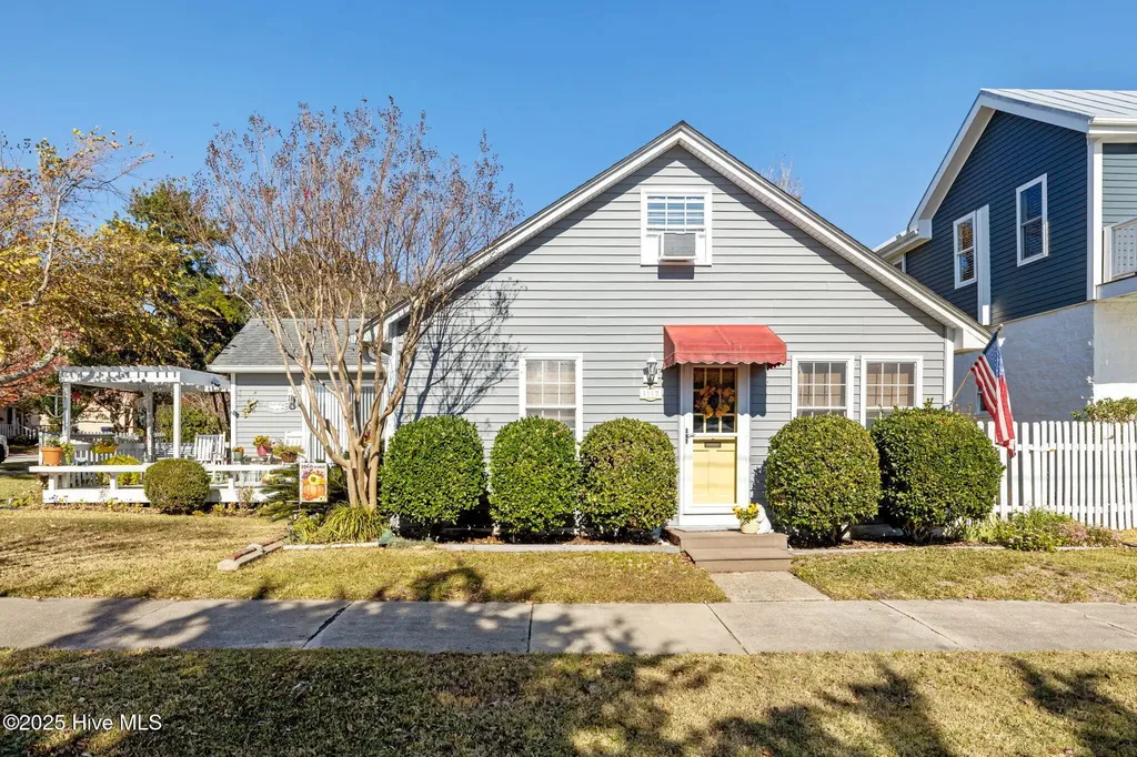 1112 Shepard Street Morehead City NC 28557