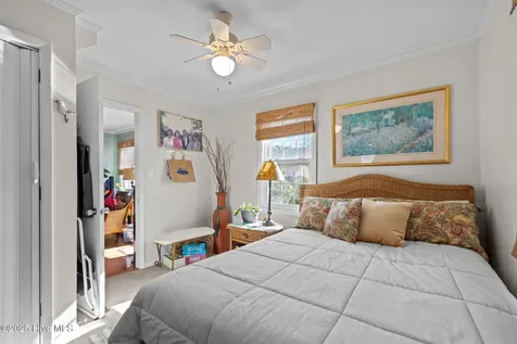 1112 Shepard Street Morehead City NC 28557