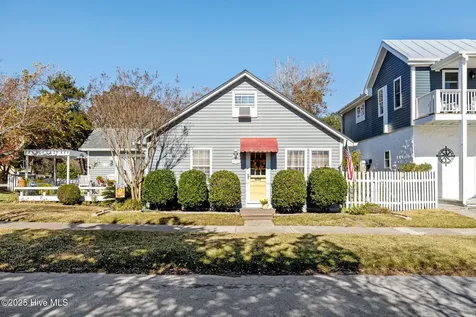 1112 Shepard Street Morehead City NC 28557