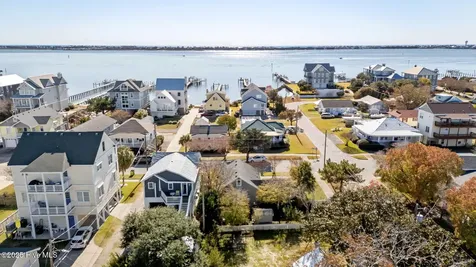 1112 Shepard Street Morehead City NC 28557