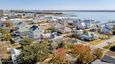 1112 Shepard Street Morehead City NC 28557