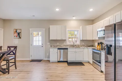 286 Elm Street Southport NC 28461