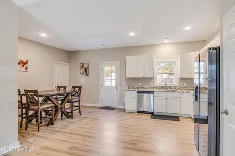 286 Elm Street Southport NC 28461