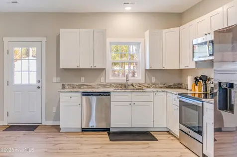 286 Elm Street Southport NC 28461