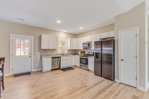286 Elm Street Southport NC 28461