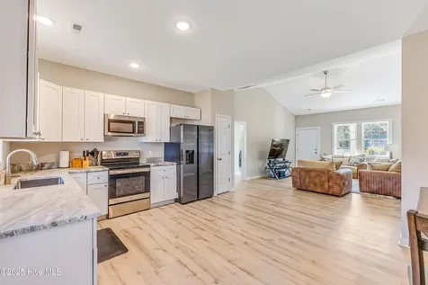 286 Elm Street Southport NC 28461