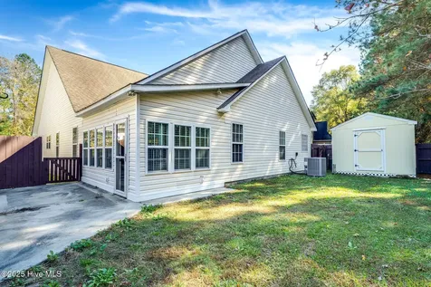 1004 Bally Bunion Lane Burgaw NC 28425