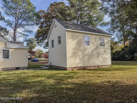 1603 N Mcmillan Avenue Lumberton NC 28358