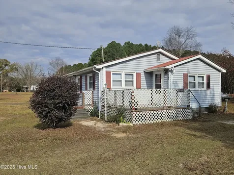 1181 Reedsford Road Clinton NC 28328