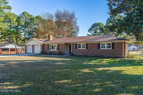 255 Foxcroft Road Whispering Pines NC 28327