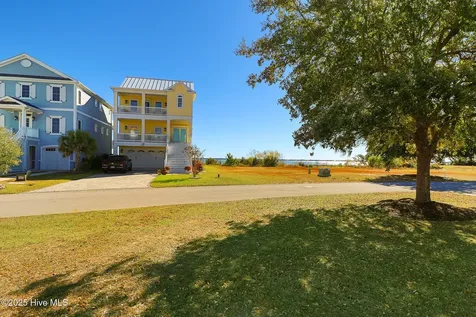704 Cannonsgate Drive Newport NC 28570