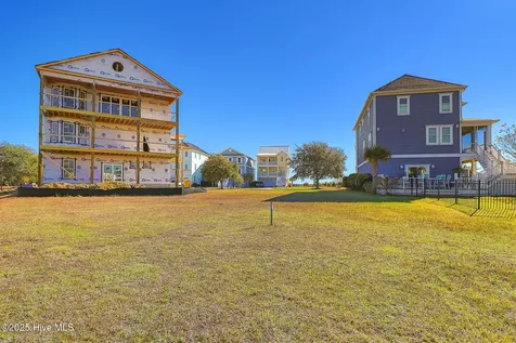 704 Cannonsgate Drive Newport NC 28570
