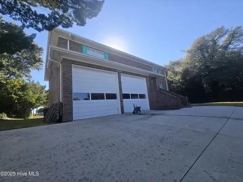 5901 Mclean Street Emerald Isle NC 28594