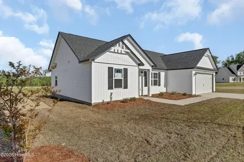 201 Megans Field Place Richlands NC 28574
