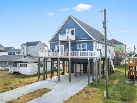 3011 3rd Street Surf City NC 28445