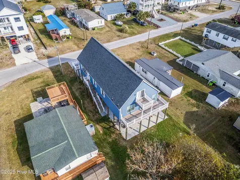 3011 3rd Street Surf City NC 28445