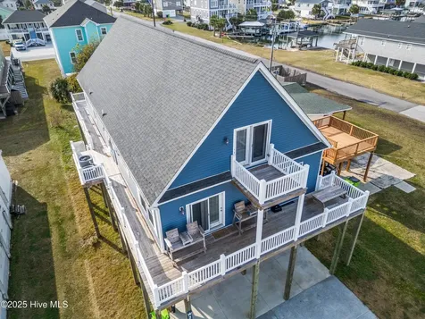3011 3rd Street Surf City NC 28445