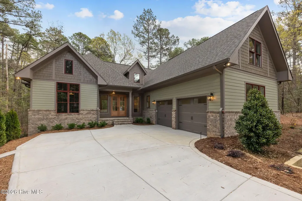 12 Hemlock Court Pinehurst NC 28374