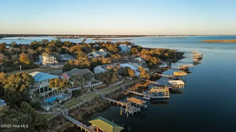 7023 Archers Creek Drive Emerald Isle NC 28594