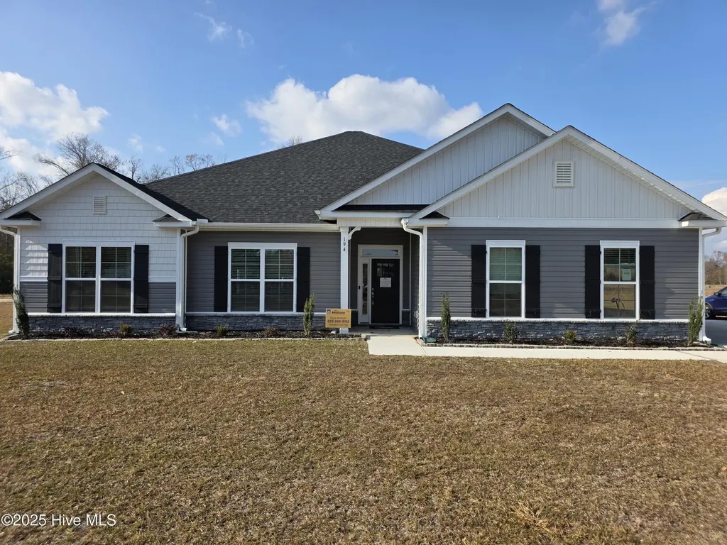 194 Poker House Road Grimesland NC 27837
