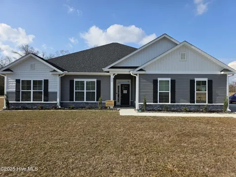 194 Poker House Road Grimesland NC 27837
