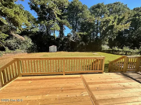 422 Pine Valley Road Jacksonville NC 28546