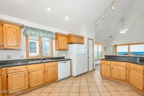 721 Crown Point Circle Corolla NC 27927