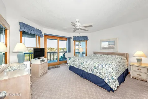 721 Crown Point Circle Corolla NC 27927